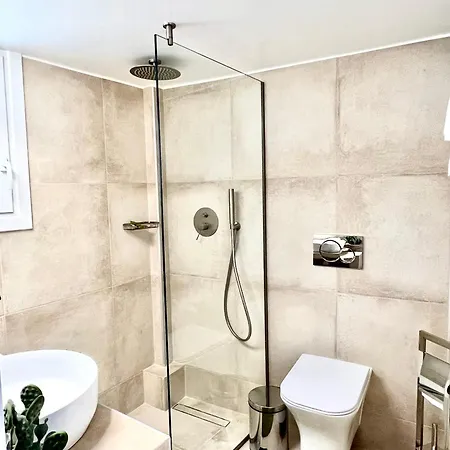 Ak Fine - Penthouse With Big Terrace And View - 2 Min From Metro